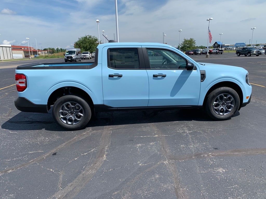 Ford Maverick Vehicle Full-screen Gallery Image 8