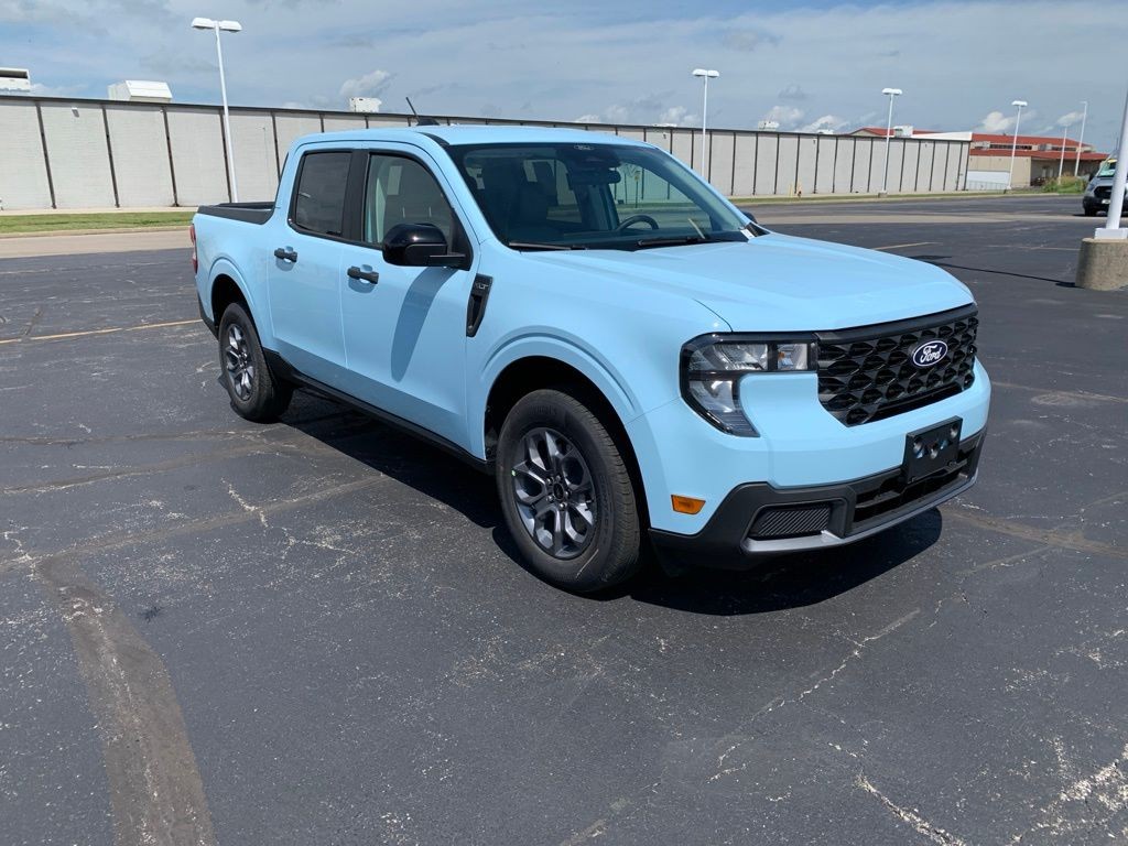 Ford Maverick Vehicle Full-screen Gallery Image 9