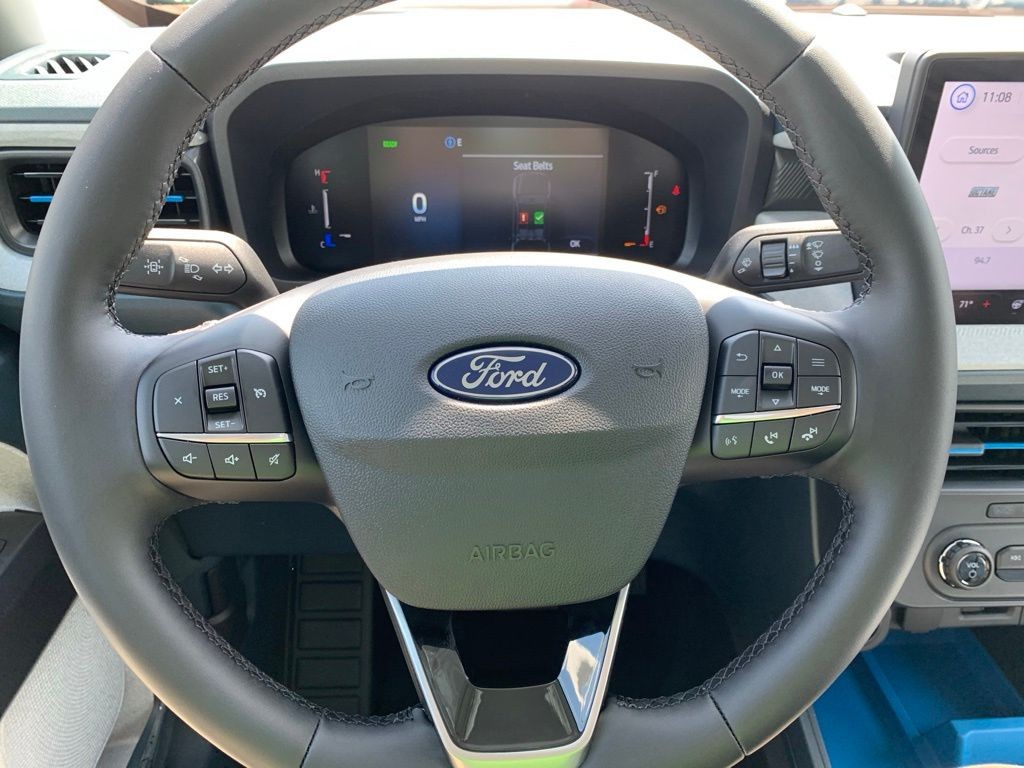 Ford Maverick Vehicle Full-screen Gallery Image 12
