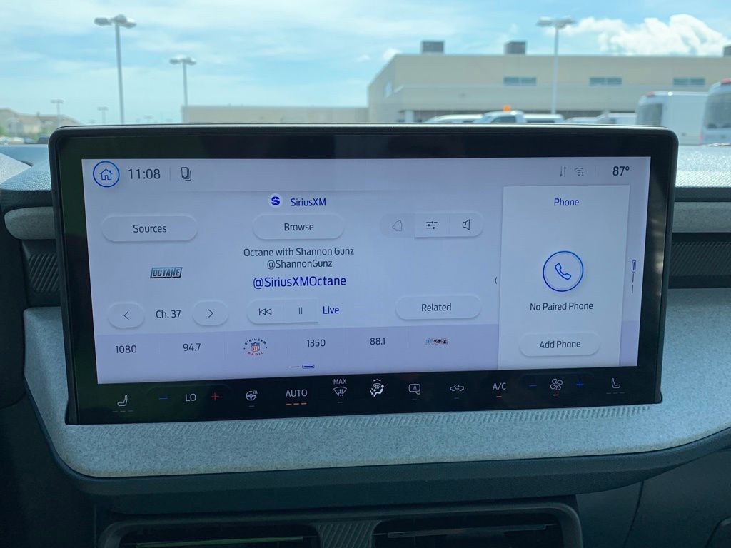 Ford Maverick Vehicle Full-screen Gallery Image 14