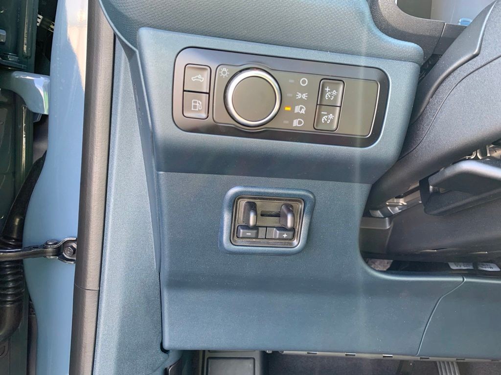 Ford Maverick Vehicle Full-screen Gallery Image 11