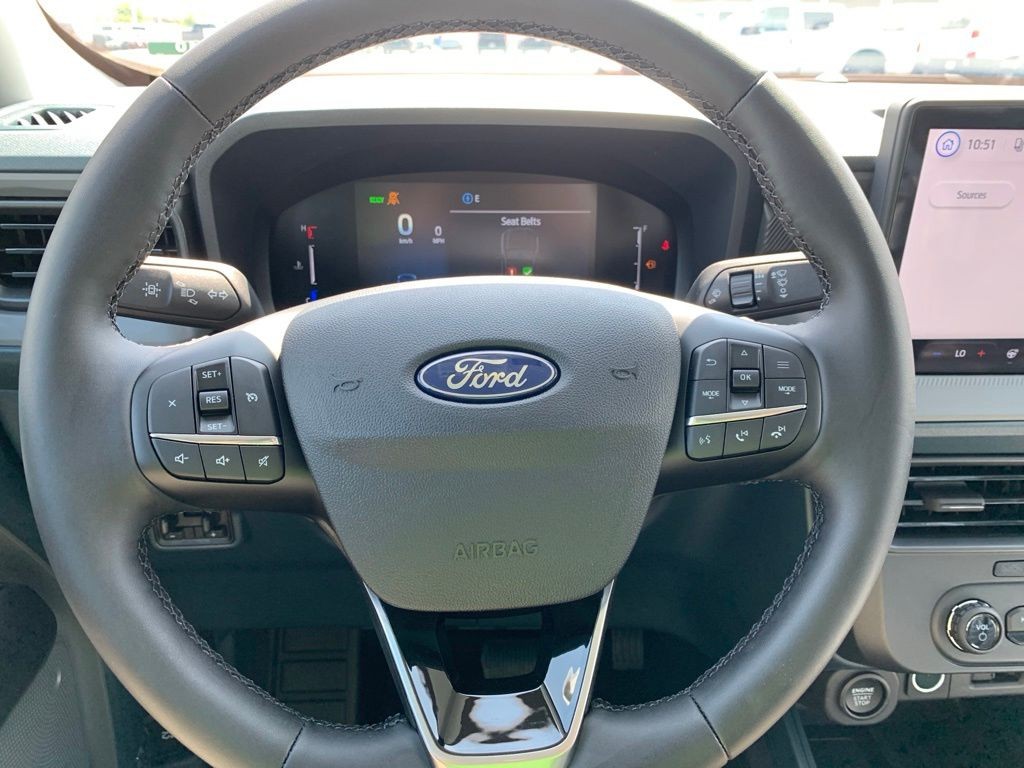 Ford Maverick Vehicle Full-screen Gallery Image 12