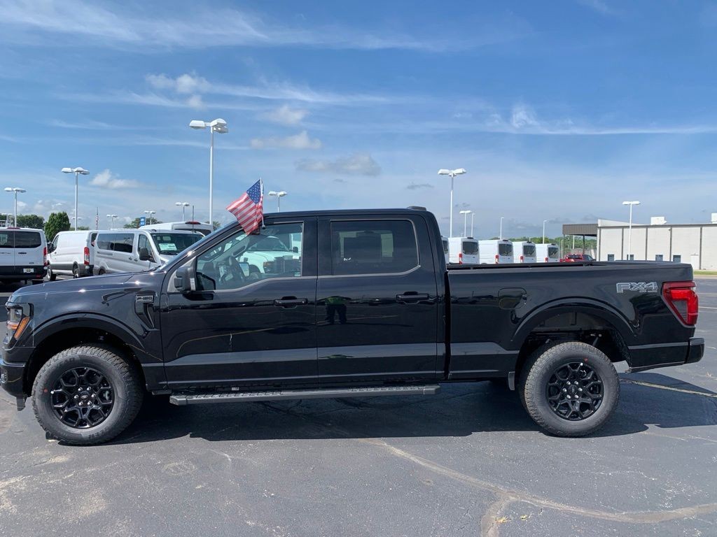 Ford F-150 Vehicle Full-screen Gallery Image 5