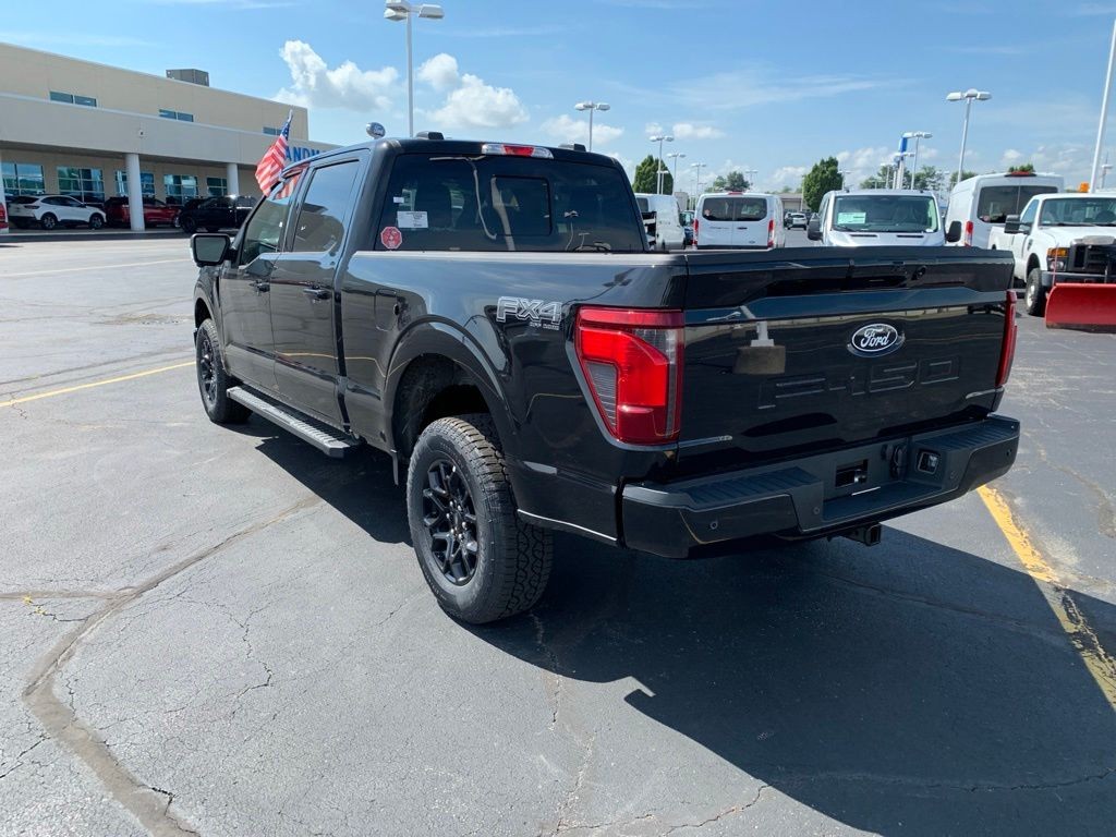Ford F-150 Vehicle Full-screen Gallery Image 6
