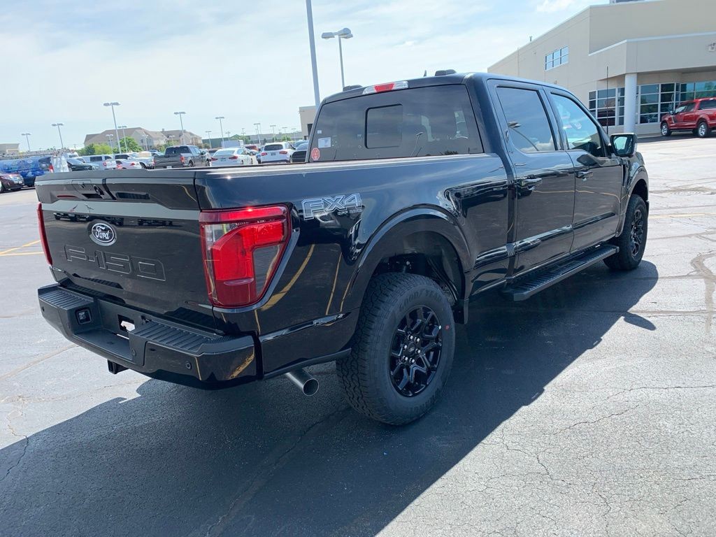 Ford F-150 Vehicle Full-screen Gallery Image 7