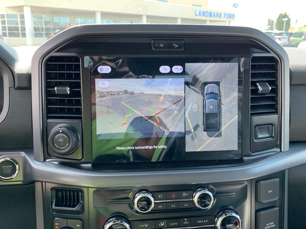 Ford F-150 Vehicle Full-screen Gallery Image 14