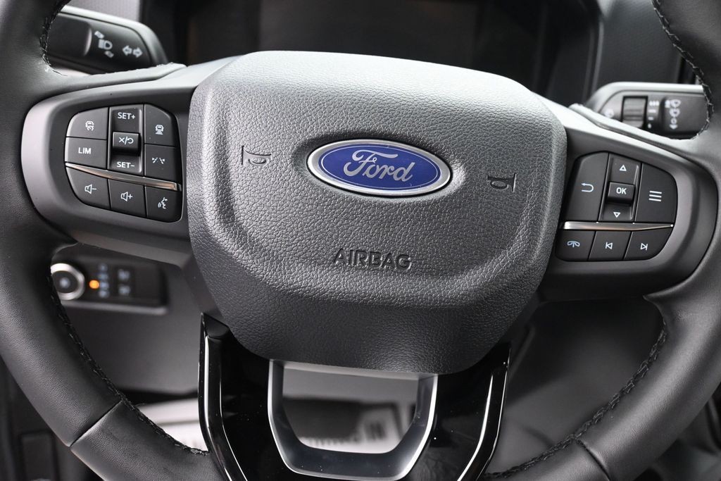 Ford Ranger Vehicle Full-screen Gallery Image 15