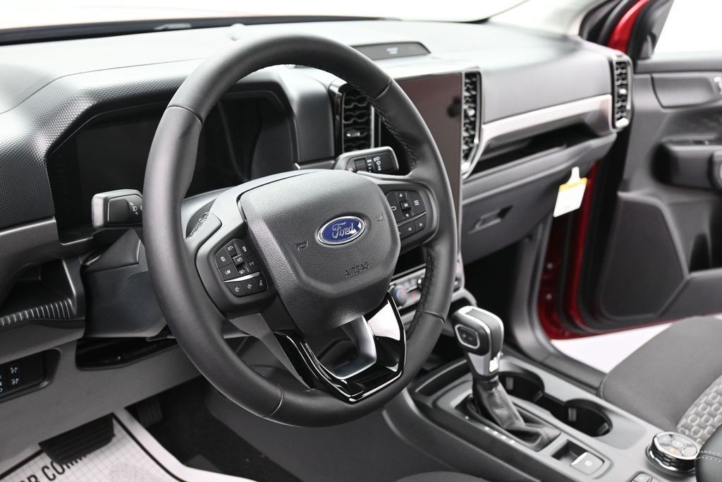 Ford Ranger Vehicle Full-screen Gallery Image 16