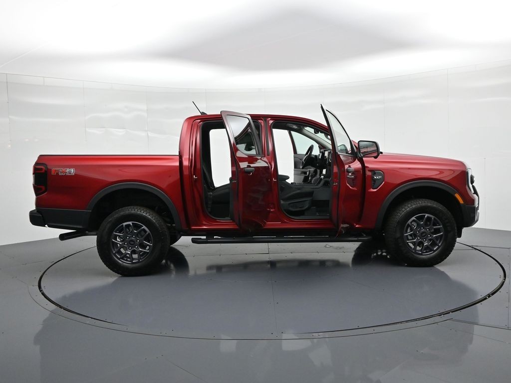 Ford Ranger Vehicle Full-screen Gallery Image 25