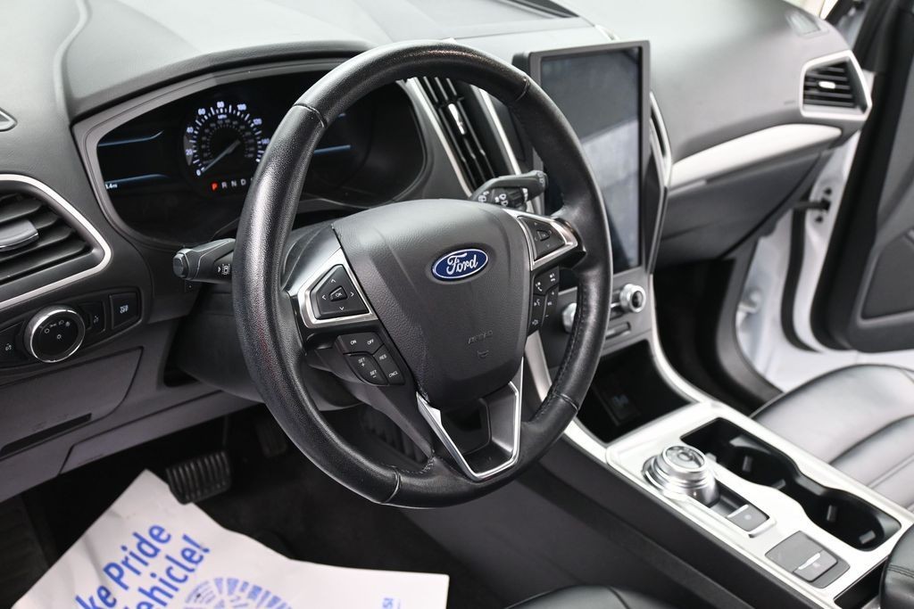 Ford Edge Vehicle Full-screen Gallery Image 14