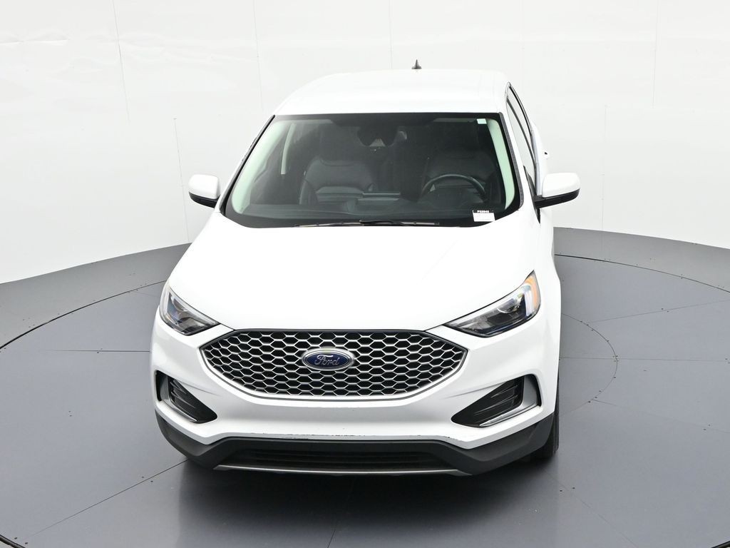 Ford Edge Vehicle Full-screen Gallery Image 16
