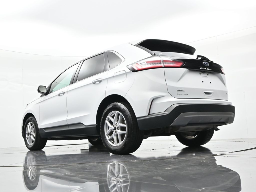 Ford Edge Vehicle Full-screen Gallery Image 19