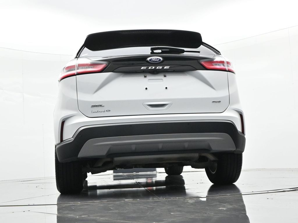Ford Edge Vehicle Full-screen Gallery Image 20