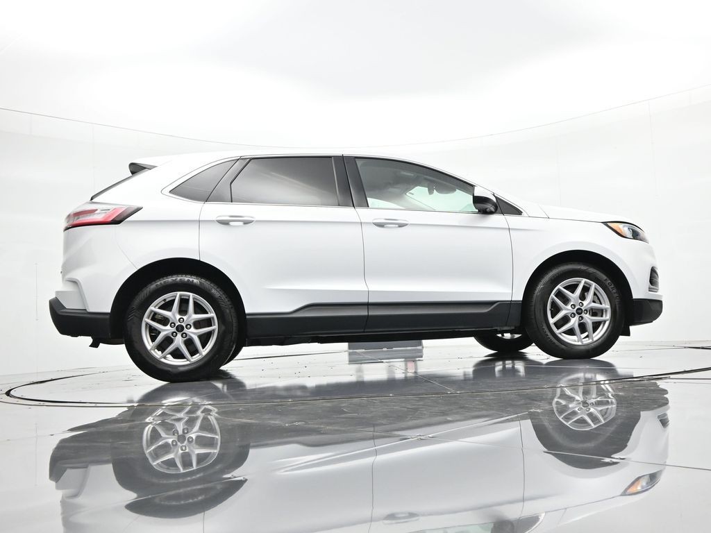 Ford Edge Vehicle Full-screen Gallery Image 22