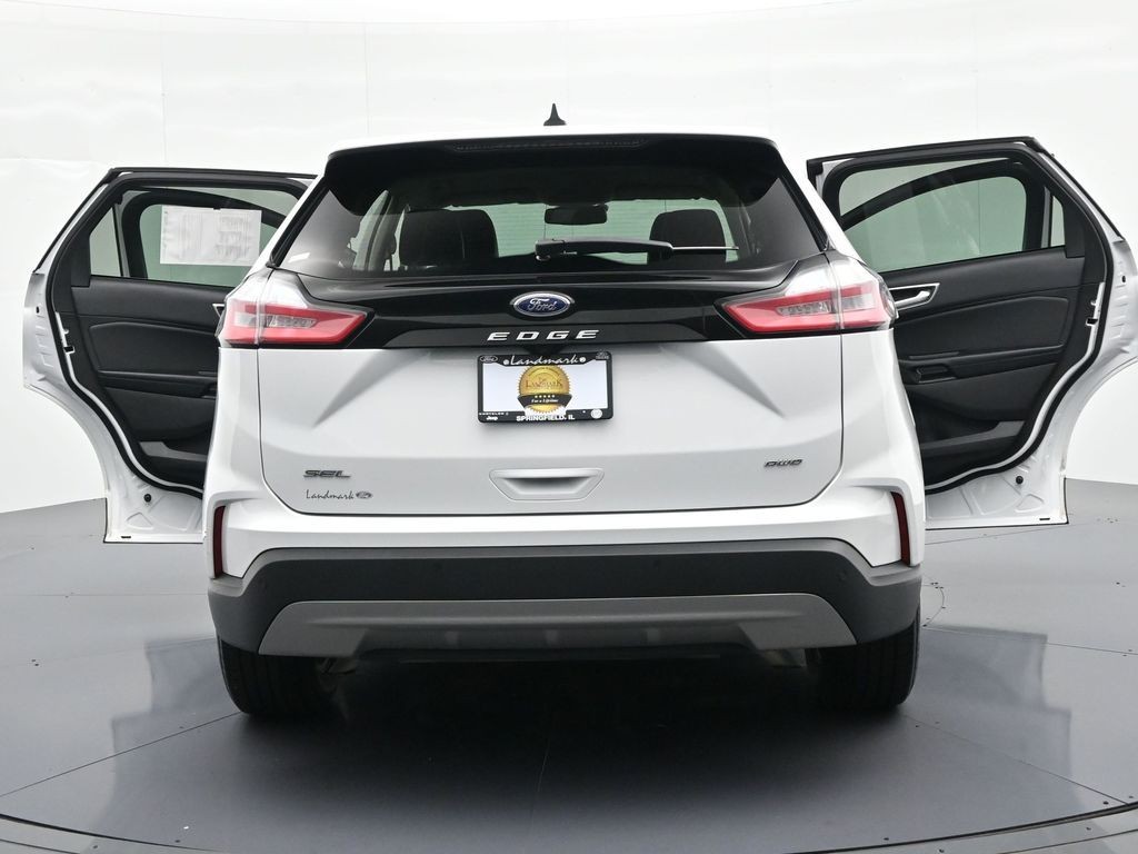 Ford Edge Vehicle Full-screen Gallery Image 26