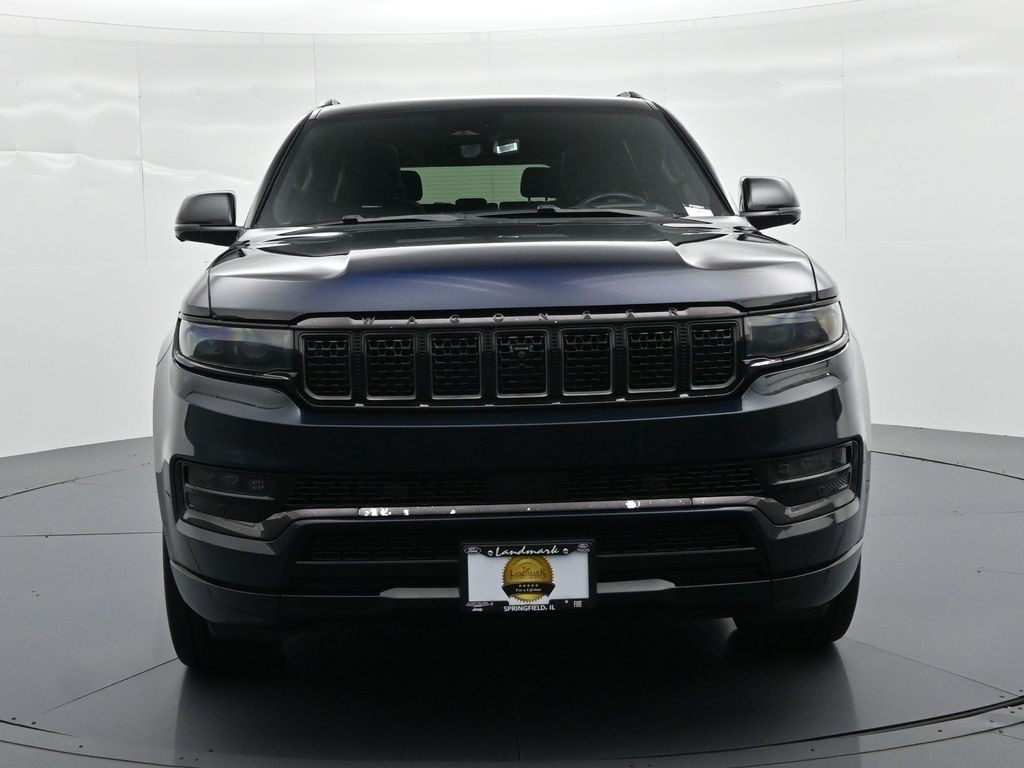 Jeep Grand Wagoneer Vehicle Full-screen Gallery Image 3