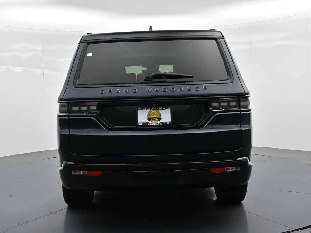 Jeep Grand Wagoneer Vehicle Full-screen Gallery Image 7