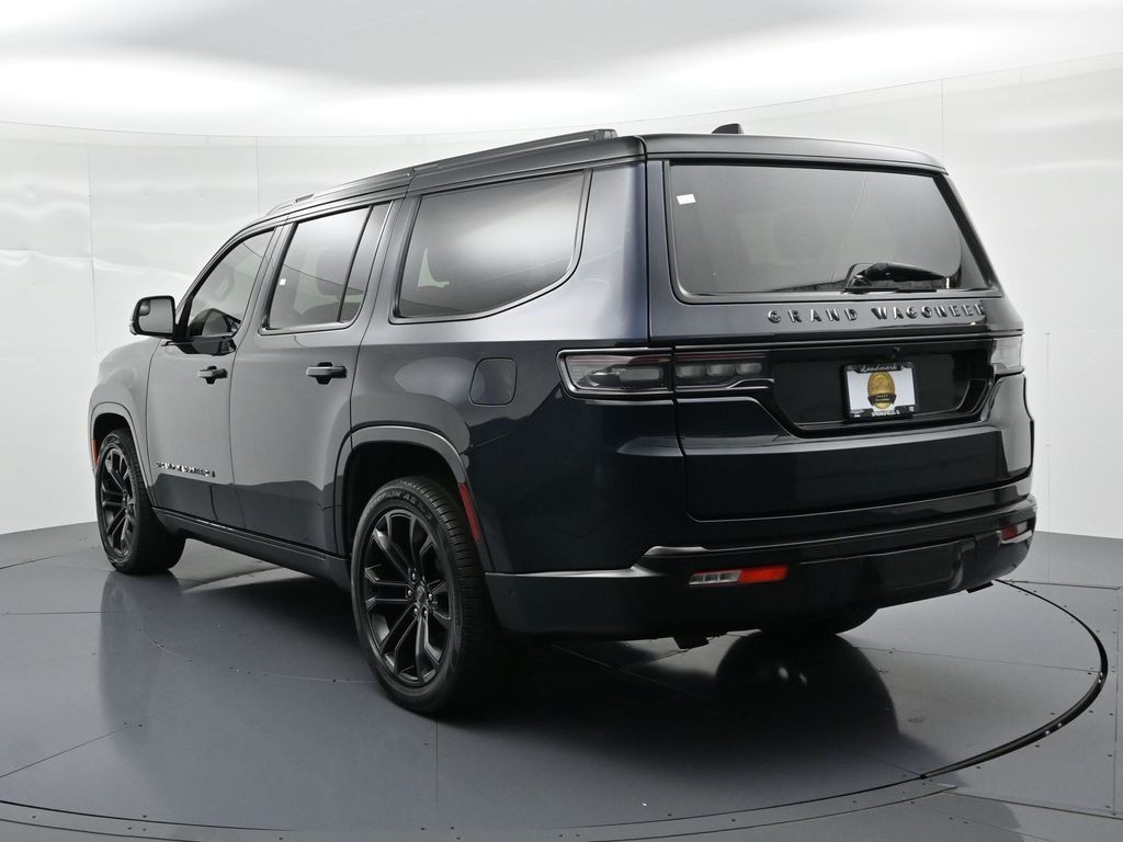 Jeep Grand Wagoneer Vehicle Full-screen Gallery Image 8