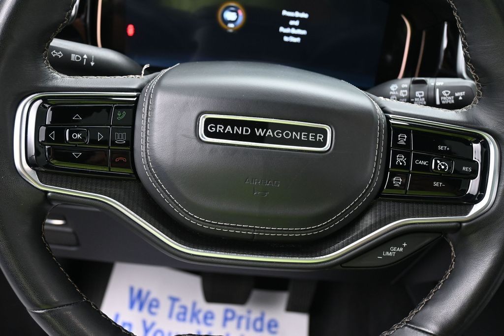 Jeep Grand Wagoneer Vehicle Full-screen Gallery Image 17