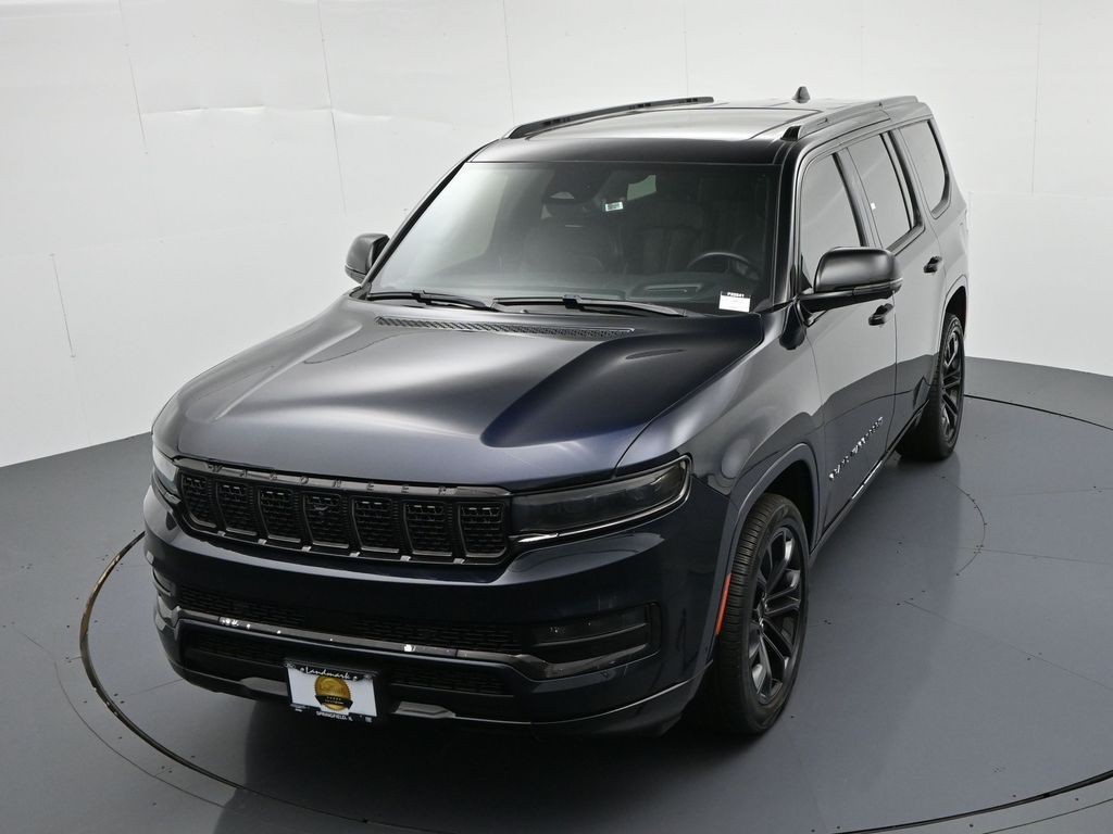 Jeep Grand Wagoneer Vehicle Full-screen Gallery Image 21