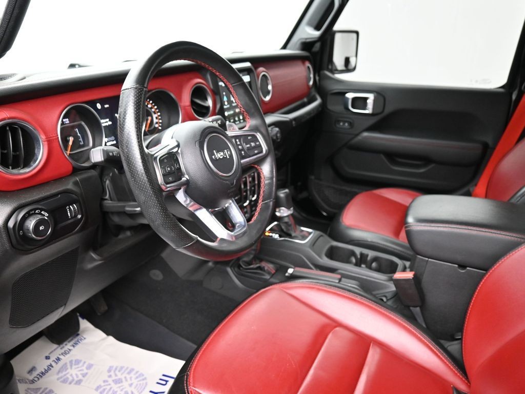 Jeep Wrangler Vehicle Full-screen Gallery Image 14