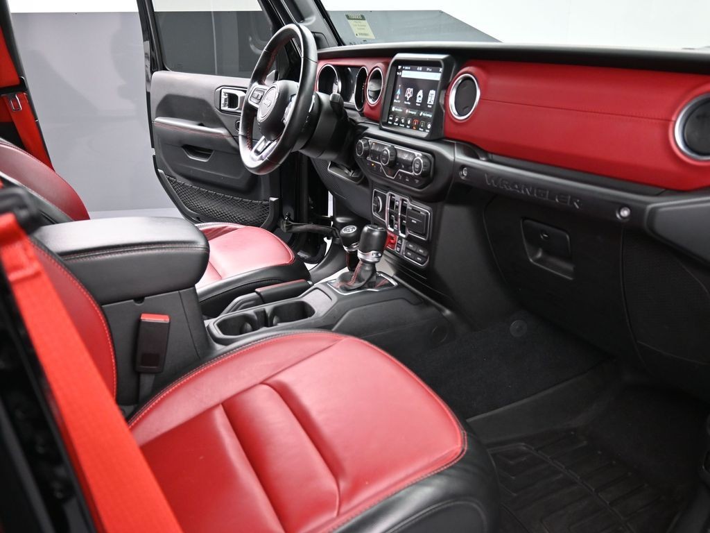 Jeep Wrangler Vehicle Full-screen Gallery Image 15