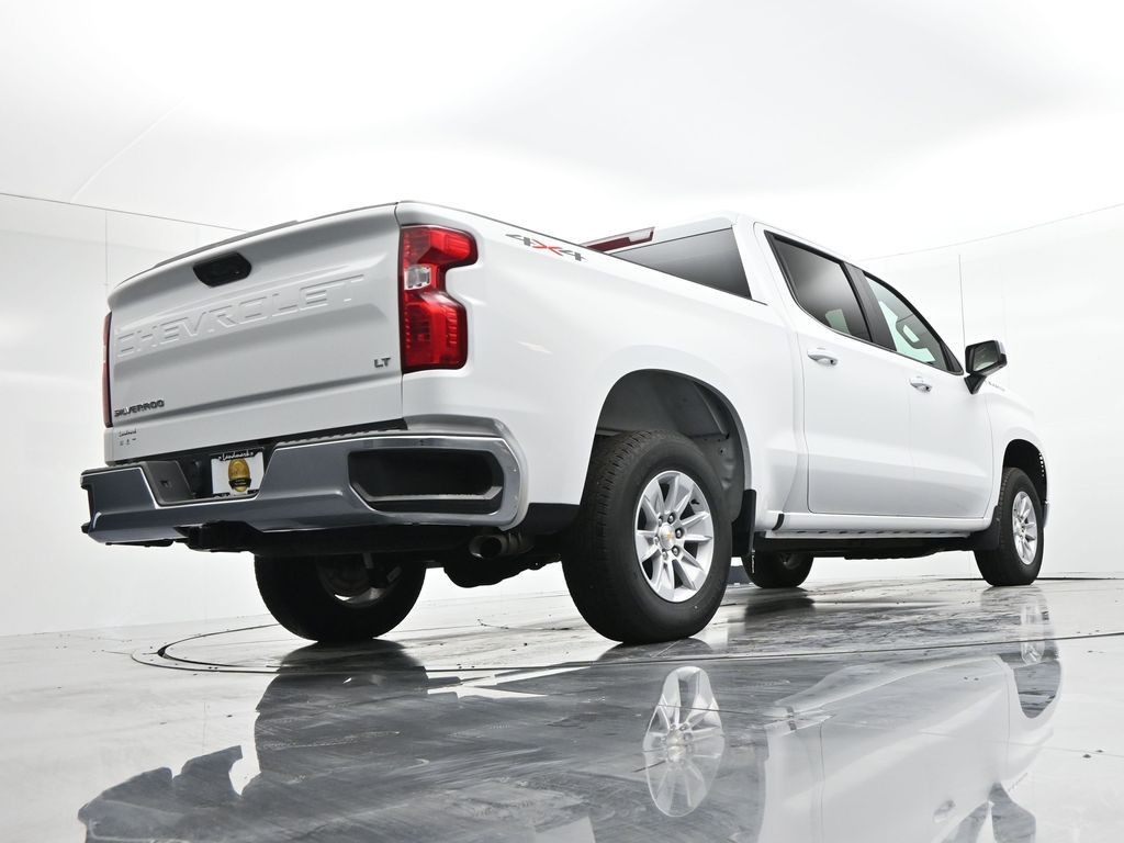 Chevrolet Silverado 1500 Vehicle Full-screen Gallery Image 22