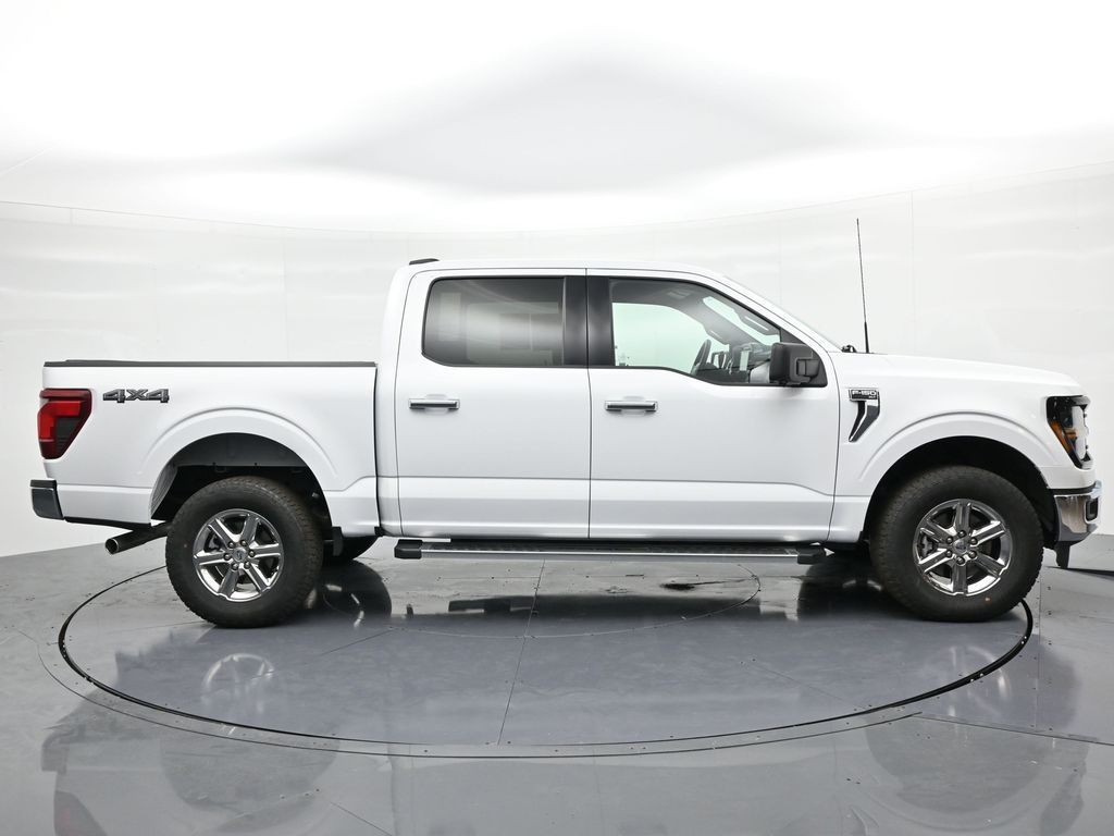 Ford F-150 Vehicle Full-screen Gallery Image 4