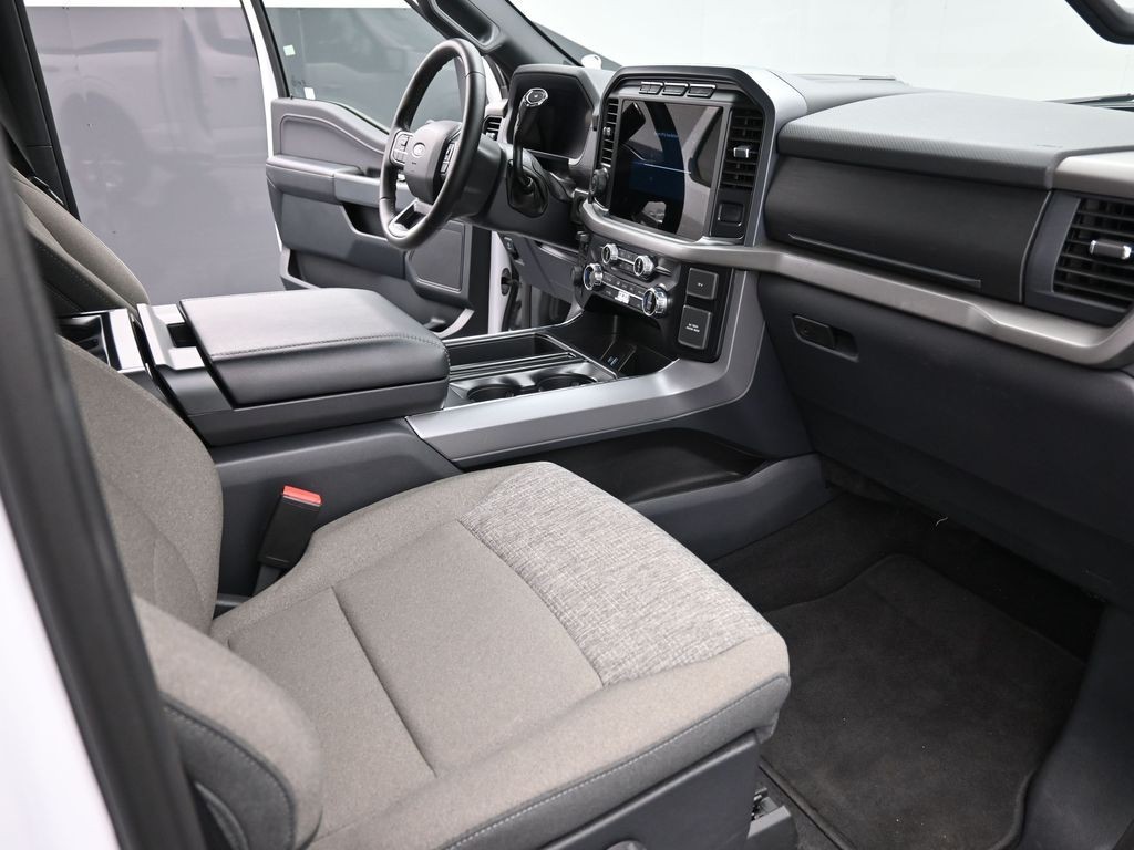 Ford F-150 Vehicle Full-screen Gallery Image 14