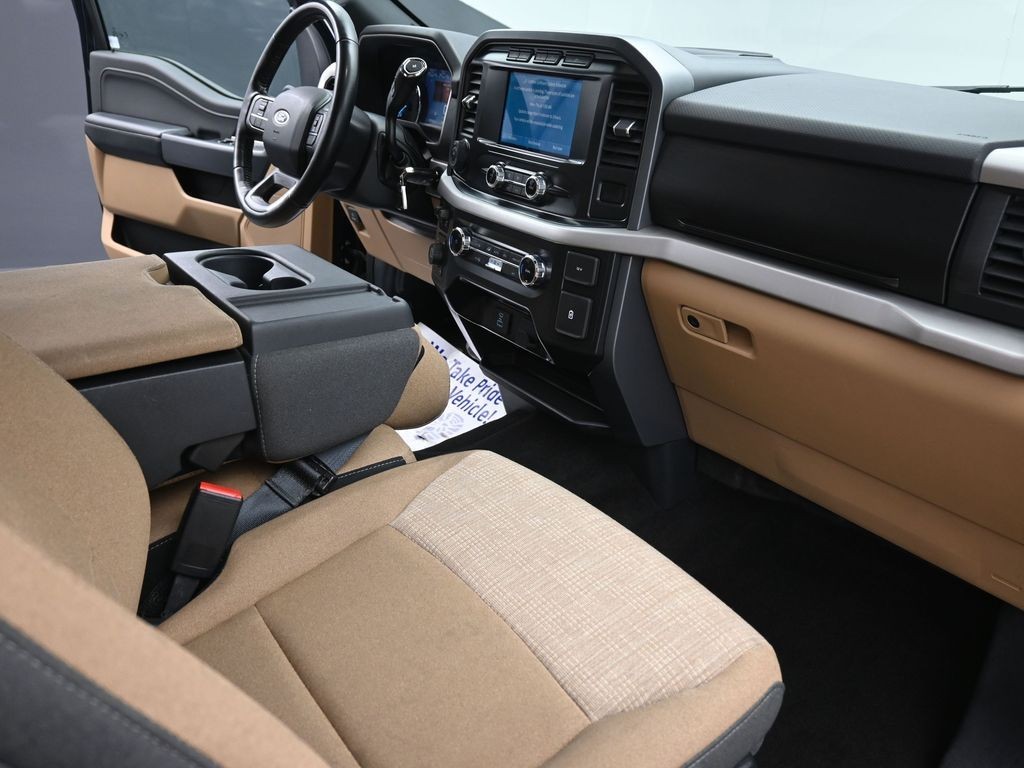 Ford F-150 Vehicle Full-screen Gallery Image 9