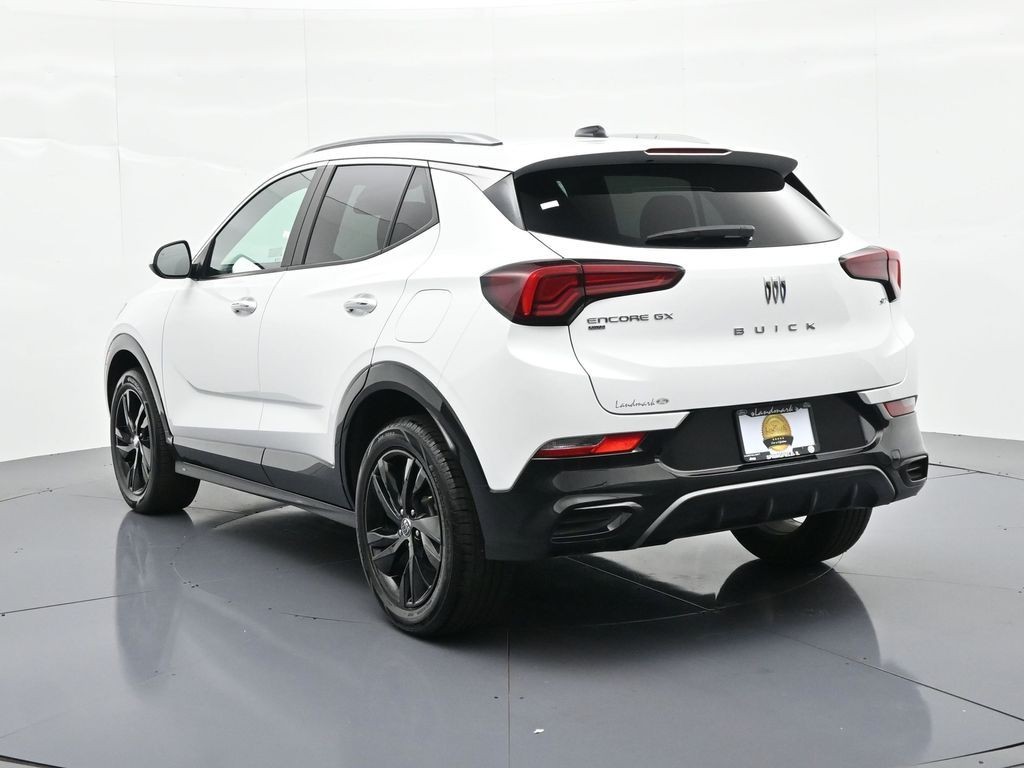 Buick Encore GX Vehicle Full-screen Gallery Image 8