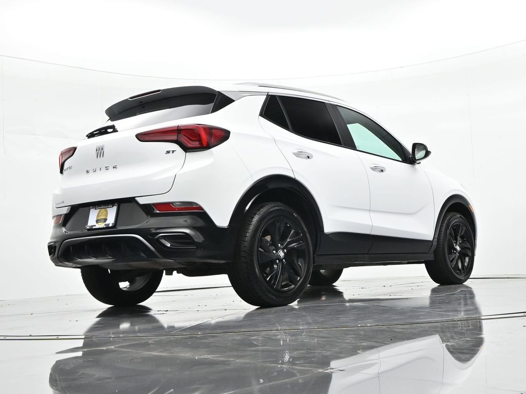 Buick Encore GX Vehicle Full-screen Gallery Image 20