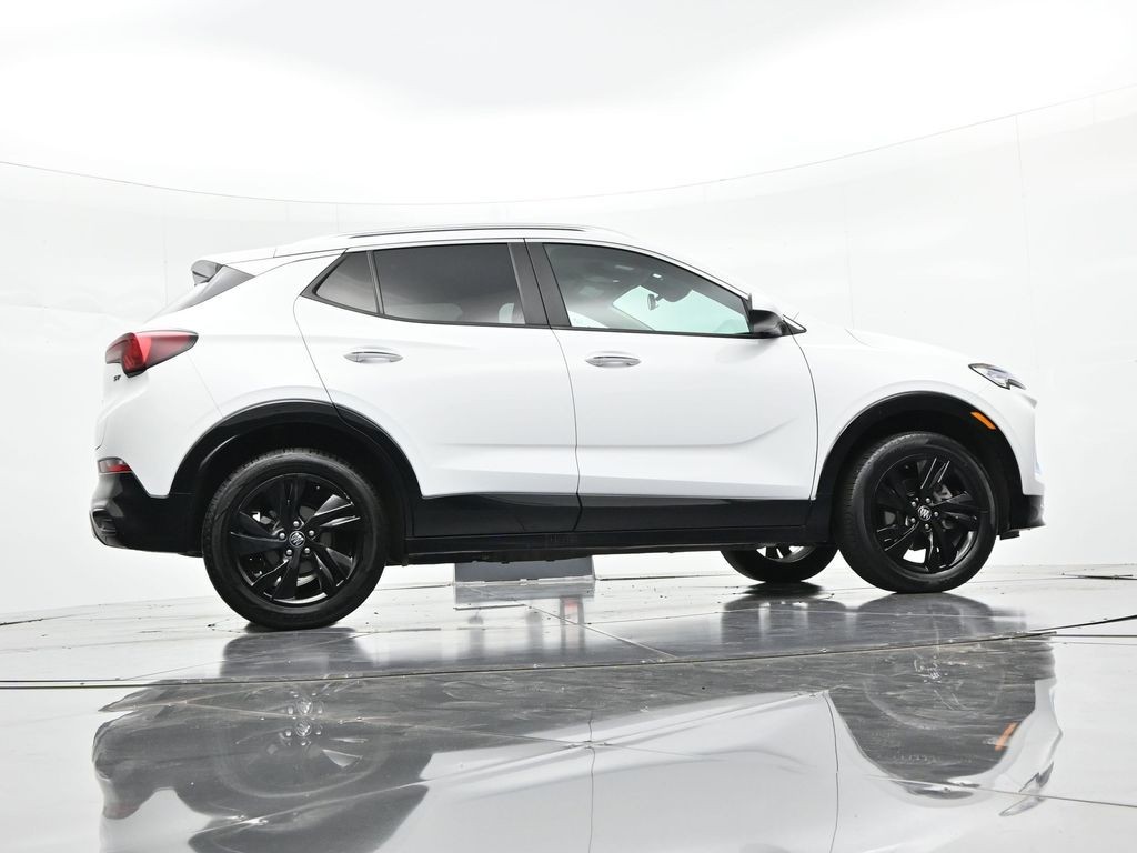 Buick Encore GX Vehicle Full-screen Gallery Image 21