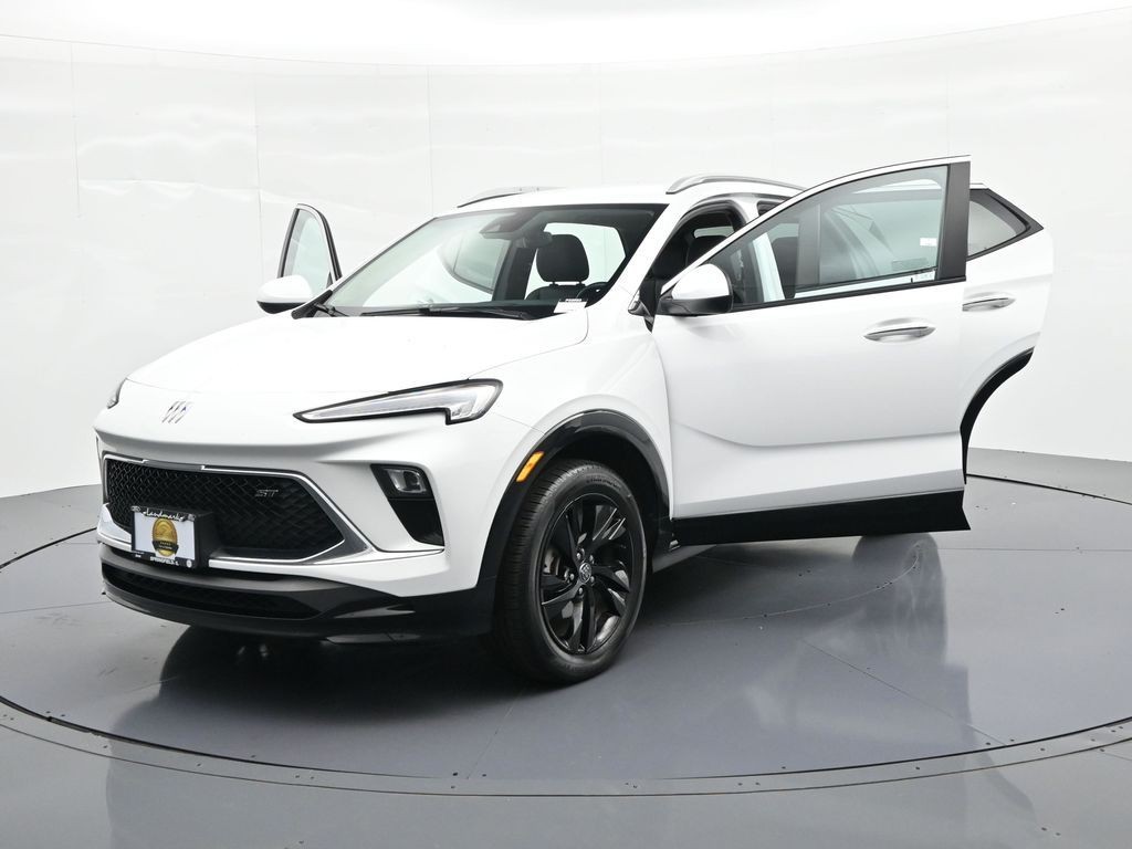 Buick Encore GX Vehicle Full-screen Gallery Image 24