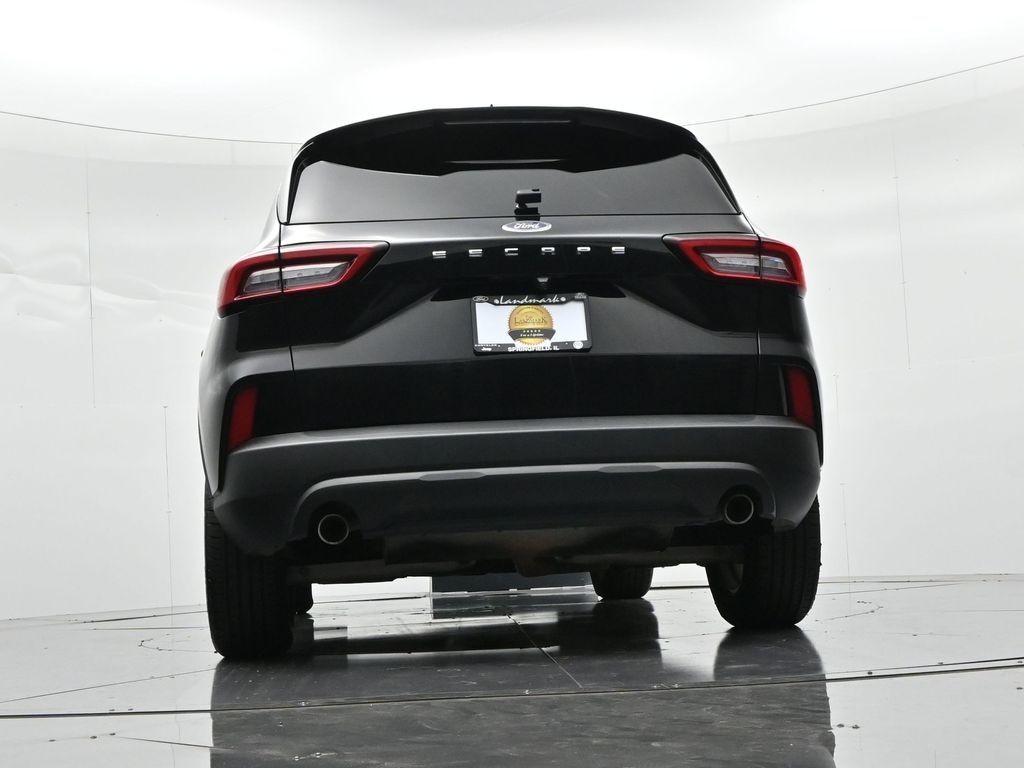 Ford Escape Vehicle Full-screen Gallery Image 23