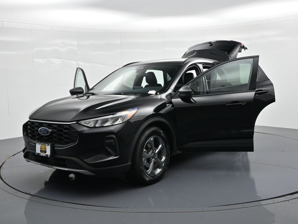Ford Escape Vehicle Full-screen Gallery Image 28