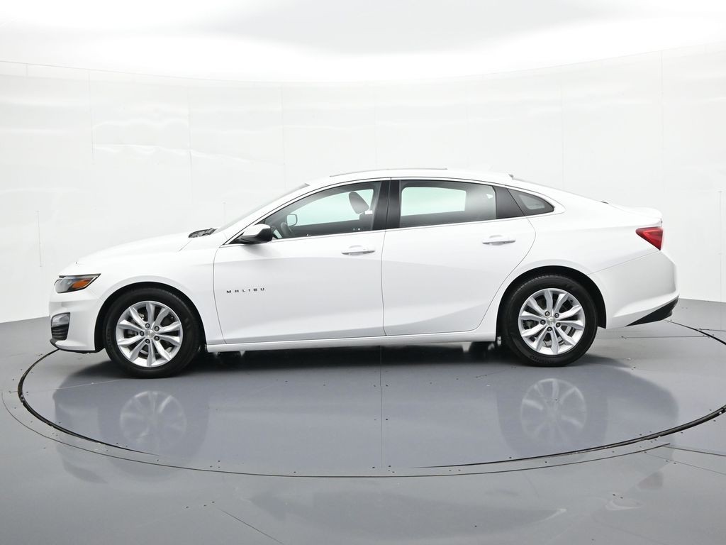 Chevrolet Malibu Vehicle Full-screen Gallery Image 9