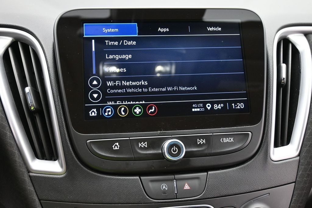 Chevrolet Malibu Vehicle Full-screen Gallery Image 10