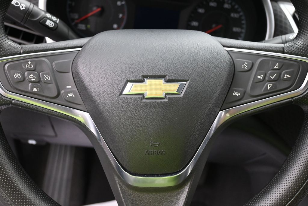 Chevrolet Malibu Vehicle Full-screen Gallery Image 12