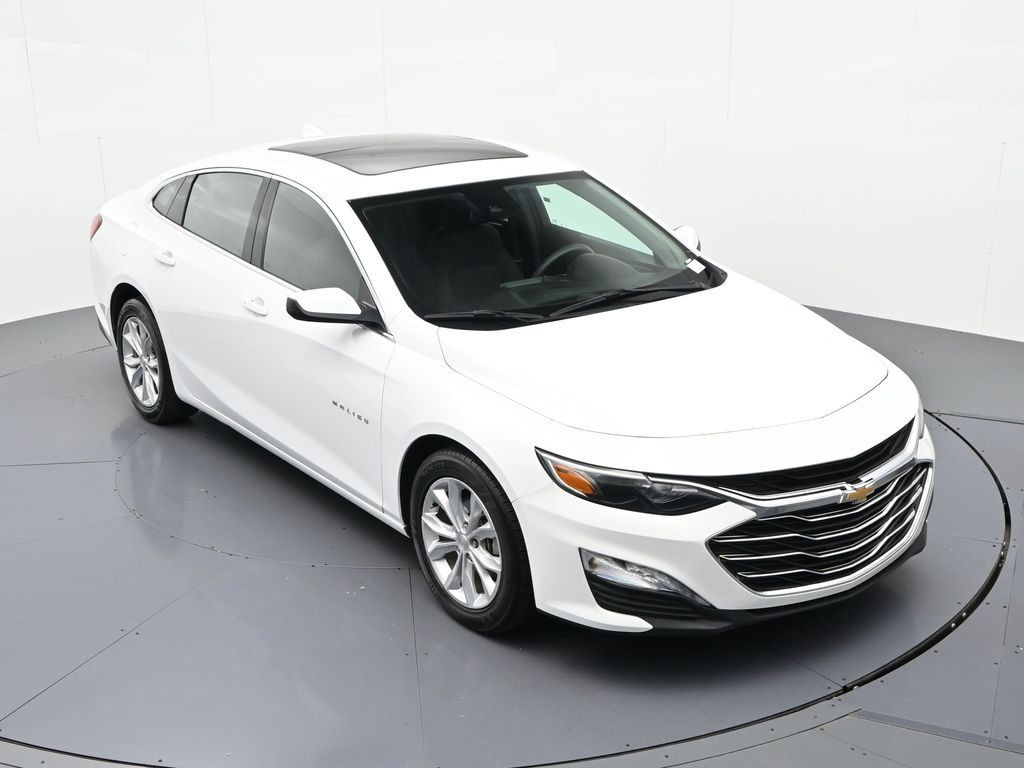 Chevrolet Malibu Vehicle Full-screen Gallery Image 14