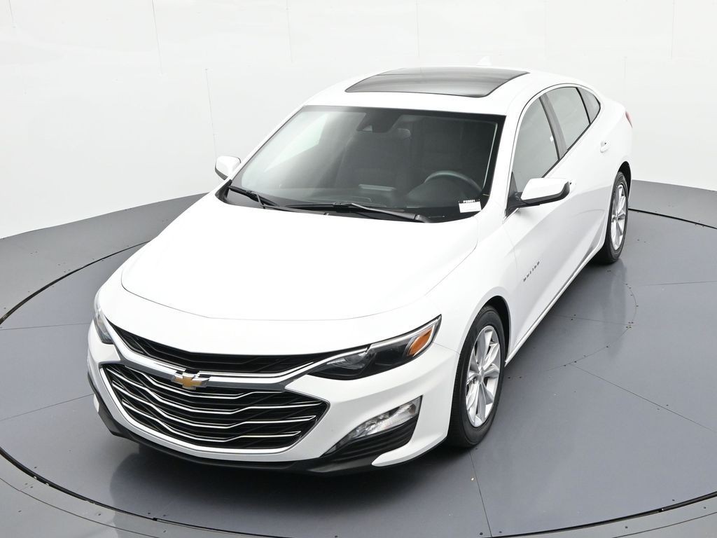 Chevrolet Malibu Vehicle Full-screen Gallery Image 16