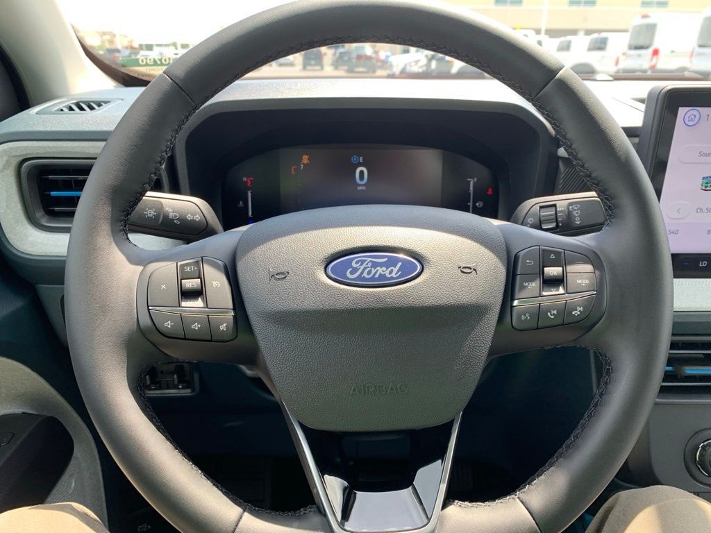 Ford Maverick Vehicle Full-screen Gallery Image 11
