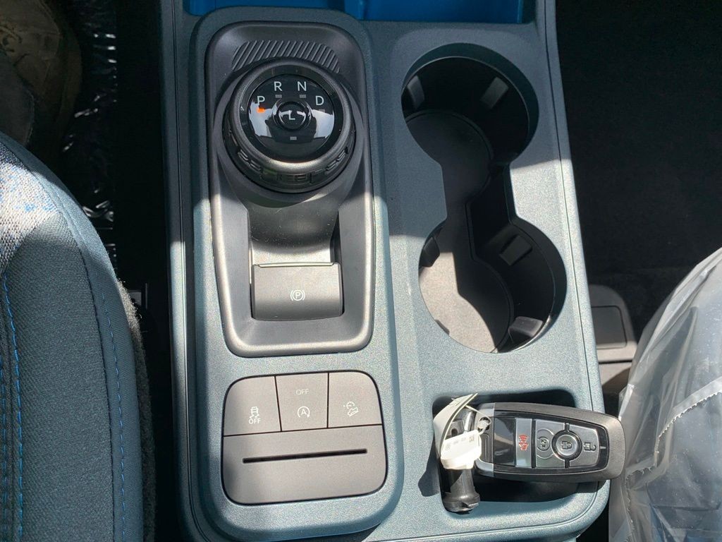 Ford Maverick Vehicle Full-screen Gallery Image 15