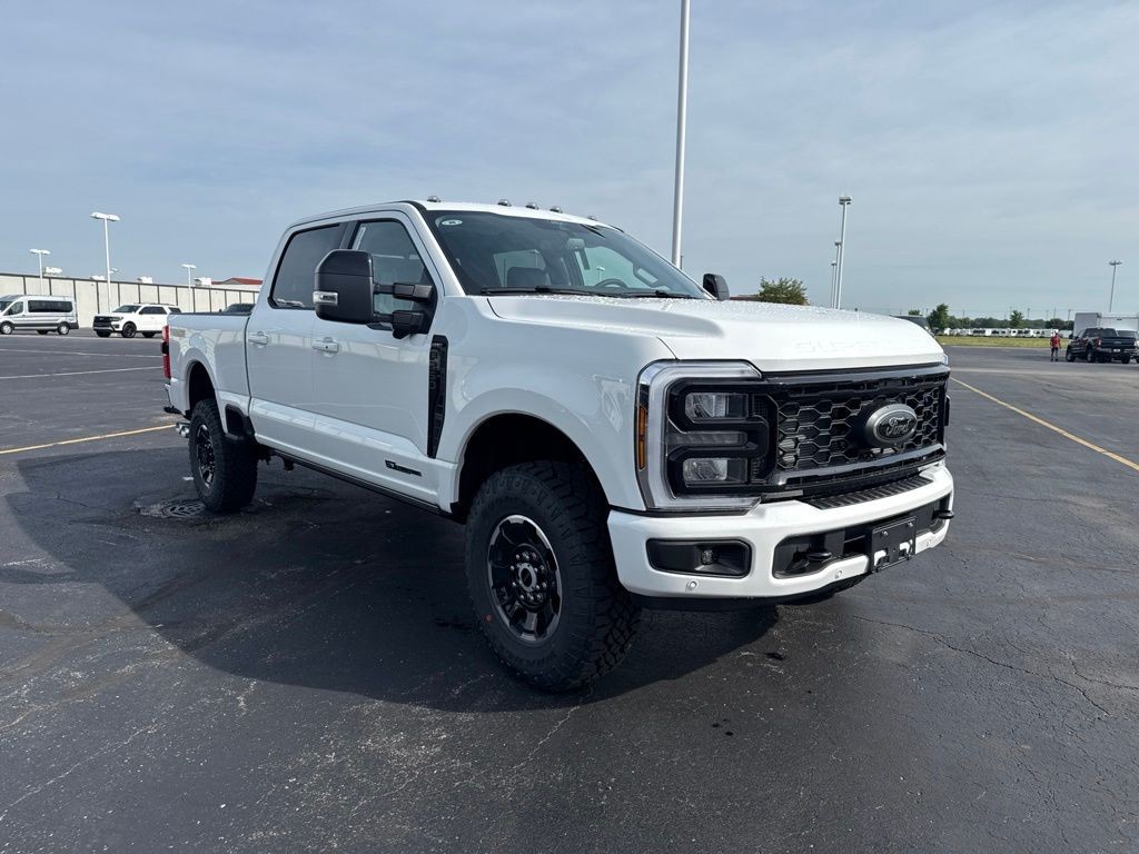 Ford F-250SD Vehicle Full-screen Gallery Image 8