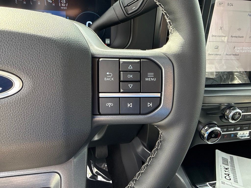 Ford F-250SD Vehicle Full-screen Gallery Image 19