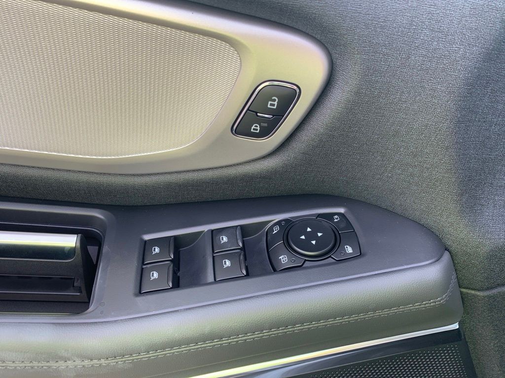 Ford Expedition Vehicle Full-screen Gallery Image 12