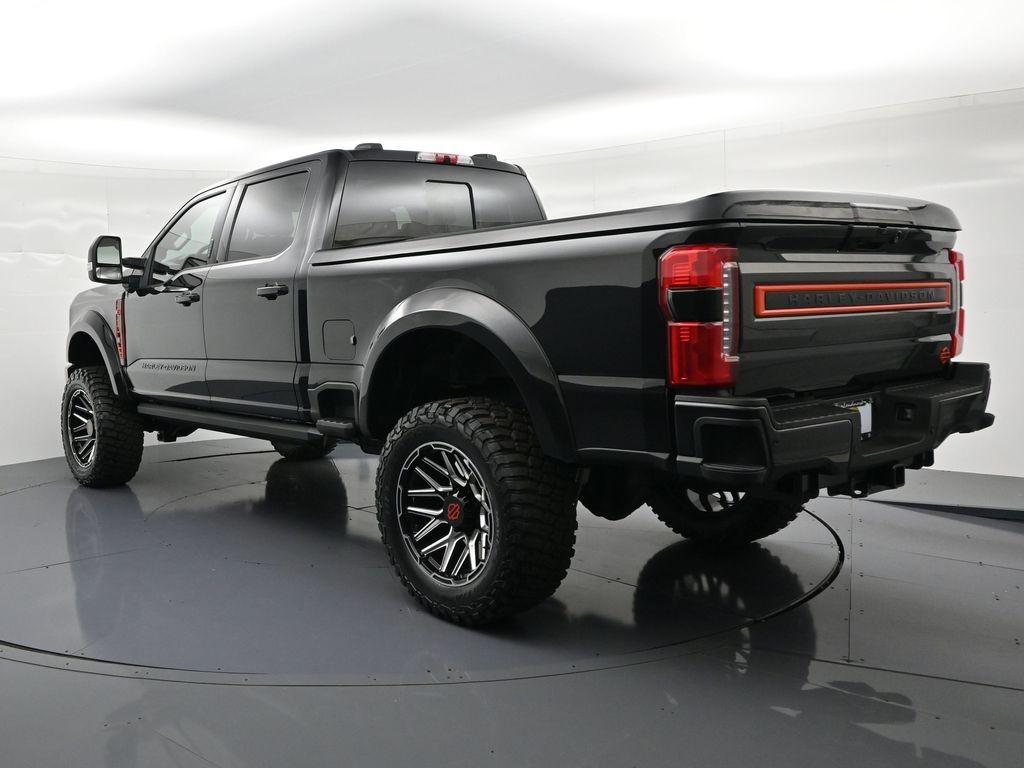 Ford F-250SD Vehicle Full-screen Gallery Image 8