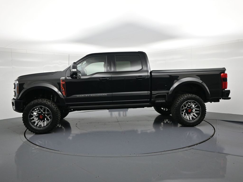Ford F-250SD Vehicle Full-screen Gallery Image 9