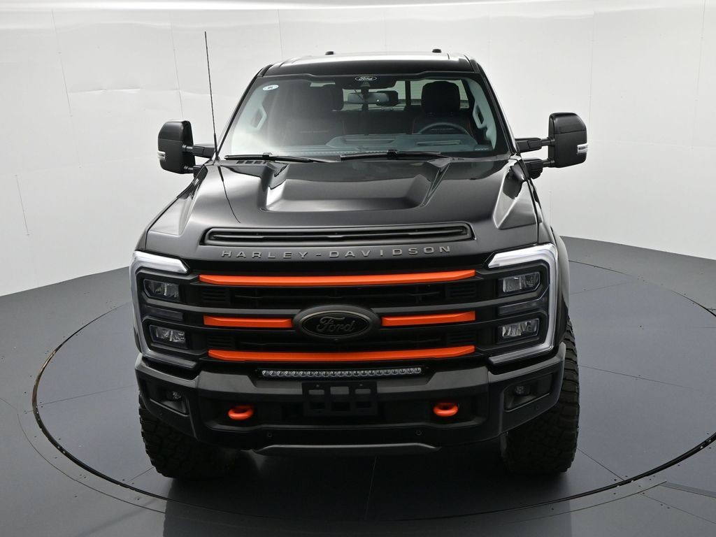Ford F-250SD Vehicle Full-screen Gallery Image 22