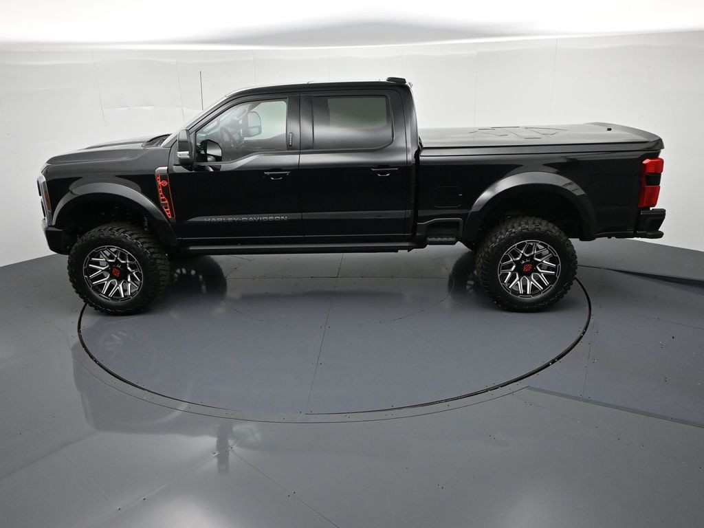 Ford F-250SD Vehicle Full-screen Gallery Image 24
